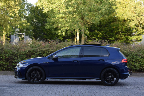 Volkswagen Golf 1.5 eTSI R-Line Pano Massage Camera Trekhaak 19"