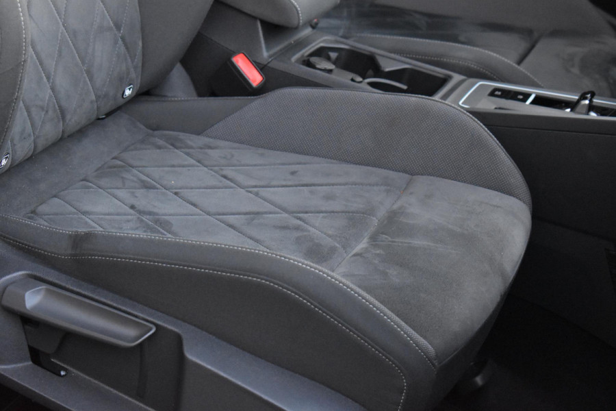 Volkswagen Golf 1.5 eTSI R-Line Pano Massage Camera Trekhaak 19"