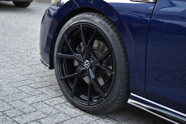 Volkswagen Golf 1.5 eTSI R-Line Pano Massage Camera Trekhaak 19"