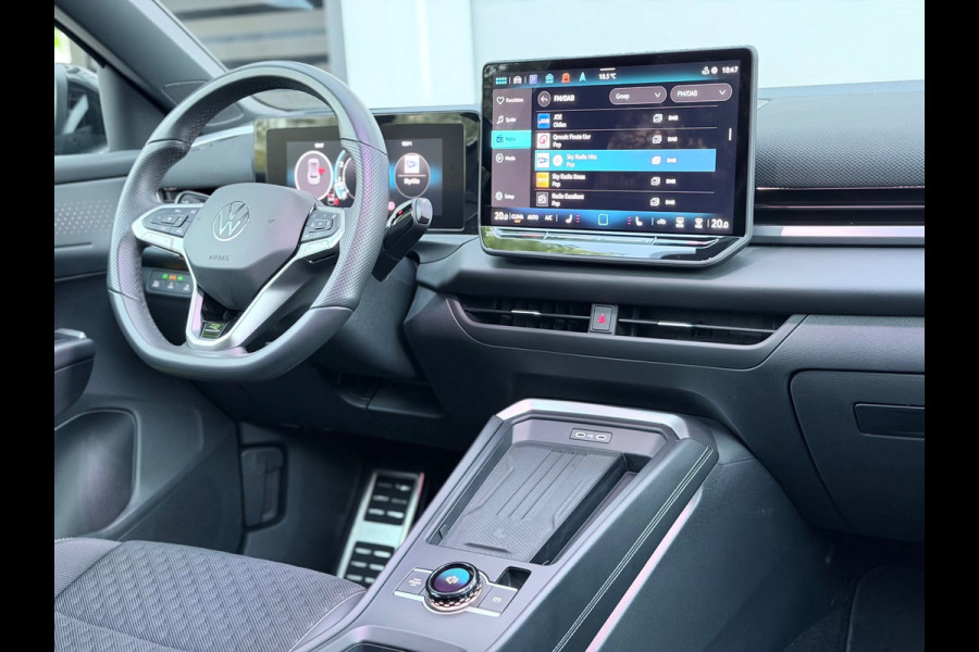Volkswagen T-Roc 1.5 eTSI R-Line Matrix/Camera/Blindspot