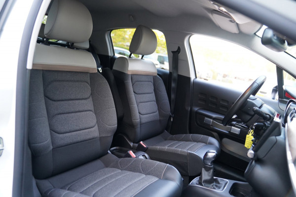 Citroën C3 1.2 PureTech Shine | Prijs rijklaar incl. 12 mnd garantie | Navi Lmv Camera Apple Carplay / Android auto Bluetooth