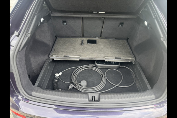 Audi Q4 Sportback e-tron 40 S-line Competition SOH 91% Pano dak Blokjes leder Sonos 21 inch + all season