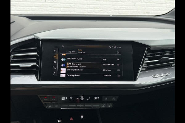 Audi Q4 Sportback e-tron 40 S-line Competition SOH 91% Pano dak Blokjes leder Sonos 21 inch + all season
