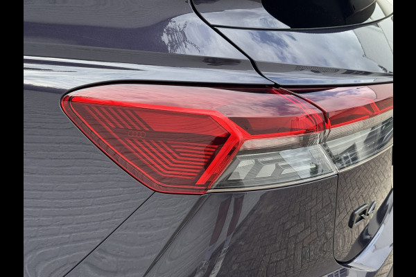 Audi Q4 Sportback e-tron 40 S-line Competition SOH 91% Pano dak Blokjes leder Sonos 21 inch + all season