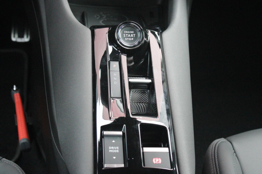 Alfa Romeo junior 1.2 145PK AUTOMAAT Hybrid IBRIDA TI | TECHNO PACK: (LED MATRIX KOPLAMPEN, DRAADLOZE TELEFOONLADER, DODEHOEK DETECTIE, PARKEERSENSOREN VOOR ACHTER EN ZIJKANT, NAVIGATIE, ELEKTRISCH BEDIENBARE ACHTERKLEP, KEYLESS ENTRY, ADAPTIVE CRUISE CONTROL, ACHTERUITRIJ CAMERA) | PACK TI: (ELEKTRISCH BEDIENBARE BESTUUDERSSTOEL, VERKEERSBORDEN WEERGAVE, GETINTE ACHTERRUITEN, SFEER VERLICHTING, GLANZEND ZWARTE BODYKIT, 10,25" TOUCHSCREEN, LEDEREN STUURWIEL, VERSTELBARE KOFFERVLOER OP 3 NIVEAUS) | 18" LICHTMETALEN VELGEN "FORI" | DRAADLOZE APPLE CARPLAY/ANDROID AUTO | MASSAGE FUNCTIE OP