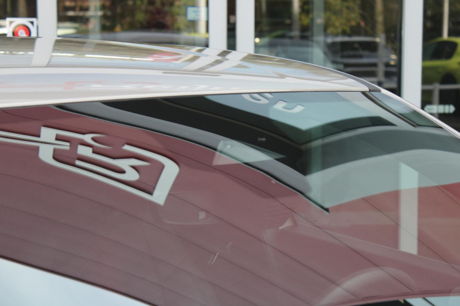 Alfa Romeo junior 1.2 145PK AUTOMAAT Hybrid IBRIDA TI | TECHNO PACK: (LED MATRIX KOPLAMPEN, DRAADLOZE TELEFOONLADER, DODEHOEK DETECTIE, PARKEERSENSOREN VOOR ACHTER EN ZIJKANT, NAVIGATIE, ELEKTRISCH BEDIENBARE ACHTERKLEP, KEYLESS ENTRY, ADAPTIVE CRUISE CONTROL, ACHTERUITRIJ CAMERA) | PACK TI: (ELEKTRISCH BEDIENBARE BESTUUDERSSTOEL, VERKEERSBORDEN WEERGAVE, GETINTE ACHTERRUITEN, SFEER VERLICHTING, GLANZEND ZWARTE BODYKIT, 10,25" TOUCHSCREEN, LEDEREN STUURWIEL, VERSTELBARE KOFFERVLOER OP 3 NIVEAUS) | 18" LICHTMETALEN VELGEN "FORI" | DRAADLOZE APPLE CARPLAY/ANDROID AUTO | MASSAGE FUNCTIE OP