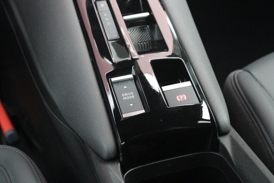 Alfa Romeo junior 1.2 145PK AUTOMAAT Hybrid IBRIDA TI | TECHNO PACK: (LED MATRIX KOPLAMPEN, DRAADLOZE TELEFOONLADER, DODEHOEK DETECTIE, PARKEERSENSOREN VOOR ACHTER EN ZIJKANT, NAVIGATIE, ELEKTRISCH BEDIENBARE ACHTERKLEP, KEYLESS ENTRY, ADAPTIVE CRUISE CONTROL, ACHTERUITRIJ CAMERA) | PACK TI: (ELEKTRISCH BEDIENBARE BESTUUDERSSTOEL, VERKEERSBORDEN WEERGAVE, GETINTE ACHTERRUITEN, SFEER VERLICHTING, GLANZEND ZWARTE BODYKIT, 10,25" TOUCHSCREEN, LEDEREN STUURWIEL, VERSTELBARE KOFFERVLOER OP 3 NIVEAUS) | 18" LICHTMETALEN VELGEN "FORI" | DRAADLOZE APPLE CARPLAY/ANDROID AUTO | MASSAGE FUNCTIE OP