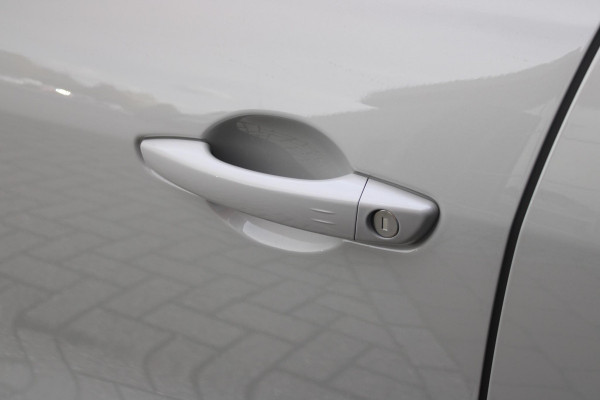 Alfa Romeo junior 1.2 145PK AUTOMAAT Hybrid IBRIDA TI | TECHNO PACK: (LED MATRIX KOPLAMPEN, DRAADLOZE TELEFOONLADER, DODEHOEK DETECTIE, PARKEERSENSOREN VOOR ACHTER EN ZIJKANT, NAVIGATIE, ELEKTRISCH BEDIENBARE ACHTERKLEP, KEYLESS ENTRY, ADAPTIVE CRUISE CONTROL, ACHTERUITRIJ CAMERA) | PACK TI: (ELEKTRISCH BEDIENBARE BESTUUDERSSTOEL, VERKEERSBORDEN WEERGAVE, GETINTE ACHTERRUITEN, SFEER VERLICHTING, GLANZEND ZWARTE BODYKIT, 10,25" TOUCHSCREEN, LEDEREN STUURWIEL, VERSTELBARE KOFFERVLOER OP 3 NIVEAUS) | 18" LICHTMETALEN VELGEN "FORI" | DRAADLOZE APPLE CARPLAY/ANDROID AUTO | MASSAGE FUNCTIE OP