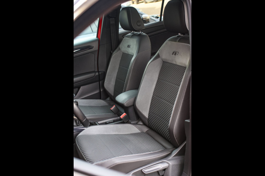 Volkswagen T-Roc 1.5 TSI 3X R-Line *Pano*Camera*Virtual*Trekhaak*