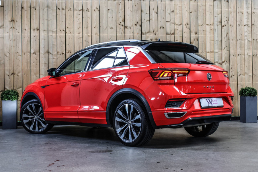 Volkswagen T-Roc 1.5 TSI 3X R-Line *Pano*Camera*Virtual*Trekhaak*