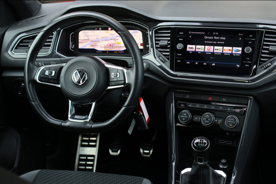 Volkswagen T-Roc 1.5 TSI 3X R-Line *Pano*Camera*Virtual*Trekhaak*