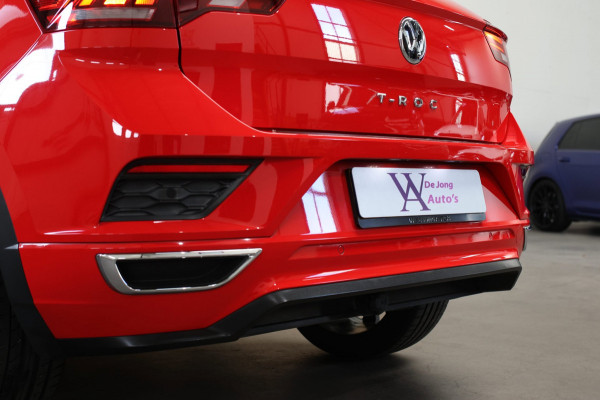 Volkswagen T-Roc 1.5 TSI 3X R-Line *Pano*Camera*Virtual*Trekhaak*