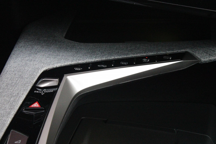 Peugeot 5008 1.2 Hybrid 145PK AUTOMAAT GT 7p | PANORAMISCH SCHUIFDAK PACK | 360° VISION & DRIVE ASSIST PLUS PACK: (360° CAMERA, BUITENSPIEGELS MET KANTELFUNCTIE, DRIVE ASSIST 2.0, DRAADLOZE TELEFOONLADER, ANTIDIEFSTALALARM) | BEKLEDING ALCANTARA/KUNSTLEDER | SEAT PACK COMFORT: (AGR BESTUUDERSSTOEL EN PASSAGIERSSTOEL ELEKTRISCH VERSTELBAAR MET MASSAGE FUNCTIE, BESTUUDERSSTOEL MET GEHEUGENFUNCTIE, BUITENSTE ZITPLAATSEN ACHTERBANK VERWARMBAAR) | GLANZEND ZWARTE DAKRAILS | BLUE OBSESSION | 19" LICHTMETALEN VELGEN "BREDA" | DRAADLOZE TELEFOONLADER | APPLE CARPLAY/ANDROID AUTO DRAADLOOS