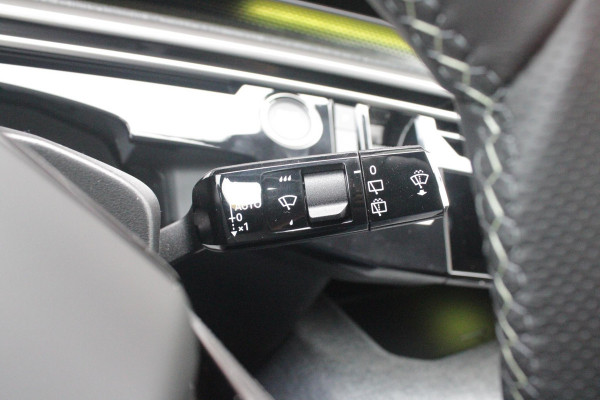 Peugeot 5008 1.2 Hybrid 145PK AUTOMAAT GT 7p | PANORAMISCH SCHUIFDAK PACK | 360° VISION & DRIVE ASSIST PLUS PACK: (360° CAMERA, BUITENSPIEGELS MET KANTELFUNCTIE, DRIVE ASSIST 2.0, DRAADLOZE TELEFOONLADER, ANTIDIEFSTALALARM) | BEKLEDING ALCANTARA/KUNSTLEDER | SEAT PACK COMFORT: (AGR BESTUUDERSSTOEL EN PASSAGIERSSTOEL ELEKTRISCH VERSTELBAAR MET MASSAGE FUNCTIE, BESTUUDERSSTOEL MET GEHEUGENFUNCTIE, BUITENSTE ZITPLAATSEN ACHTERBANK VERWARMBAAR) | GLANZEND ZWARTE DAKRAILS | BLUE OBSESSION | 19" LICHTMETALEN VELGEN "BREDA" | DRAADLOZE TELEFOONLADER | APPLE CARPLAY/ANDROID AUTO DRAADLOOS