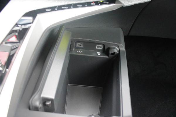 Peugeot 5008 1.2 Hybrid 145PK AUTOMAAT GT 7p | PANORAMISCH SCHUIFDAK PACK | 360° VISION & DRIVE ASSIST PLUS PACK: (360° CAMERA, BUITENSPIEGELS MET KANTELFUNCTIE, DRIVE ASSIST 2.0, DRAADLOZE TELEFOONLADER, ANTIDIEFSTALALARM) | BEKLEDING ALCANTARA/KUNSTLEDER | SEAT PACK COMFORT: (AGR BESTUUDERSSTOEL EN PASSAGIERSSTOEL ELEKTRISCH VERSTELBAAR MET MASSAGE FUNCTIE, BESTUUDERSSTOEL MET GEHEUGENFUNCTIE, BUITENSTE ZITPLAATSEN ACHTERBANK VERWARMBAAR) | GLANZEND ZWARTE DAKRAILS | BLUE OBSESSION | 19" LICHTMETALEN VELGEN "BREDA" | DRAADLOZE TELEFOONLADER | APPLE CARPLAY/ANDROID AUTO DRAADLOOS