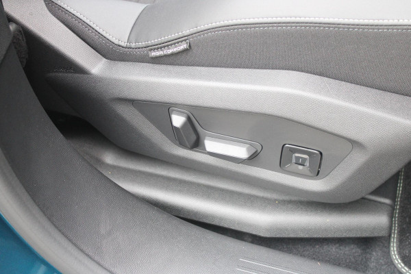 Peugeot 5008 1.2 Hybrid 145PK AUTOMAAT GT 7p | PANORAMISCH SCHUIFDAK PACK | 360° VISION & DRIVE ASSIST PLUS PACK: (360° CAMERA, BUITENSPIEGELS MET KANTELFUNCTIE, DRIVE ASSIST 2.0, DRAADLOZE TELEFOONLADER, ANTIDIEFSTALALARM) | BEKLEDING ALCANTARA/KUNSTLEDER | SEAT PACK COMFORT: (AGR BESTUUDERSSTOEL EN PASSAGIERSSTOEL ELEKTRISCH VERSTELBAAR MET MASSAGE FUNCTIE, BESTUUDERSSTOEL MET GEHEUGENFUNCTIE, BUITENSTE ZITPLAATSEN ACHTERBANK VERWARMBAAR) | GLANZEND ZWARTE DAKRAILS | BLUE OBSESSION | 19" LICHTMETALEN VELGEN "BREDA" | DRAADLOZE TELEFOONLADER | APPLE CARPLAY/ANDROID AUTO DRAADLOOS
