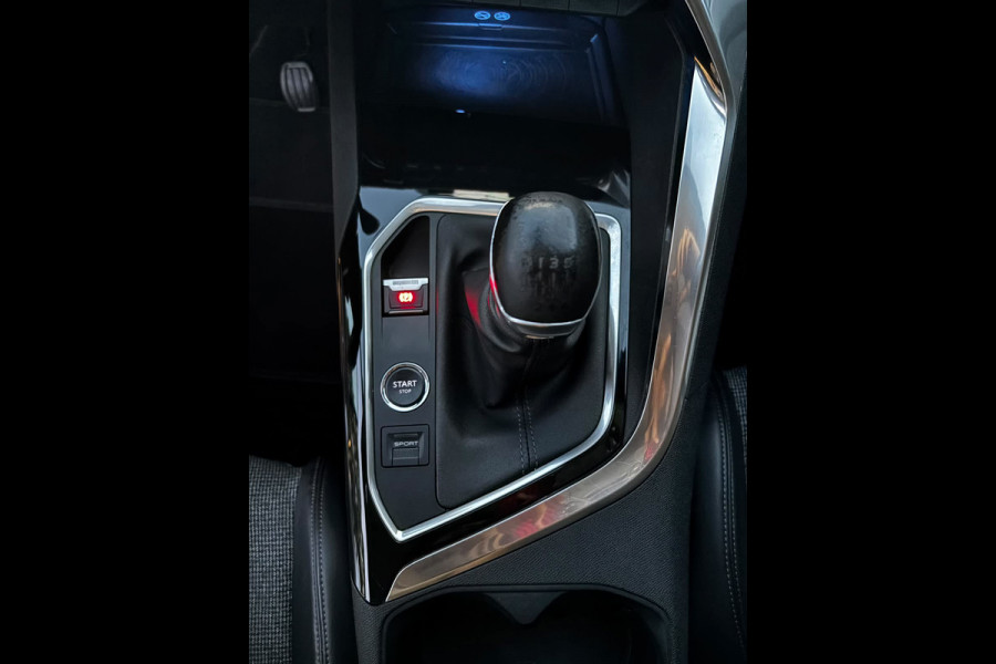 Peugeot 3008 1.2 PureTech GT Line TREKHAAK|CARPLAY|KEYLESS|CAMERA|LEDER|NAVI