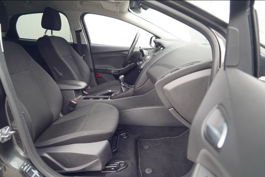 Ford Focus 1.0 Lease Edition / Navi / Trekhaak / Airco / Cruise Control / Elek. Ramen