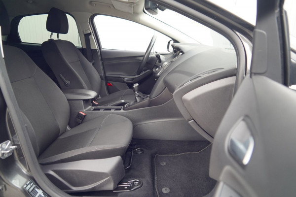 Ford Focus 1.0 Lease Edition / Navi / Trekhaak / Airco / Cruise Control / Elek. Ramen