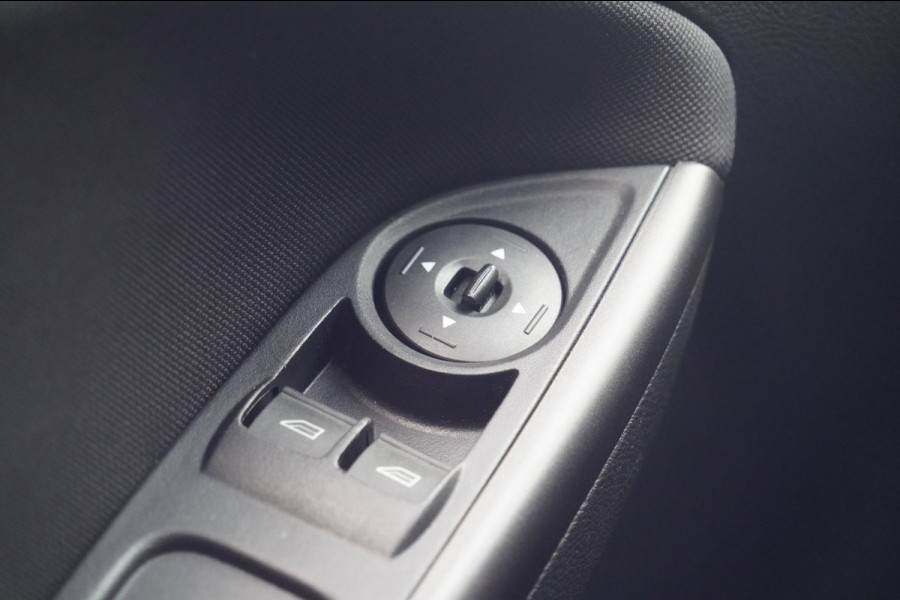 Ford Focus 1.0 Lease Edition / Navi / Trekhaak / Airco / Cruise Control / Elek. Ramen