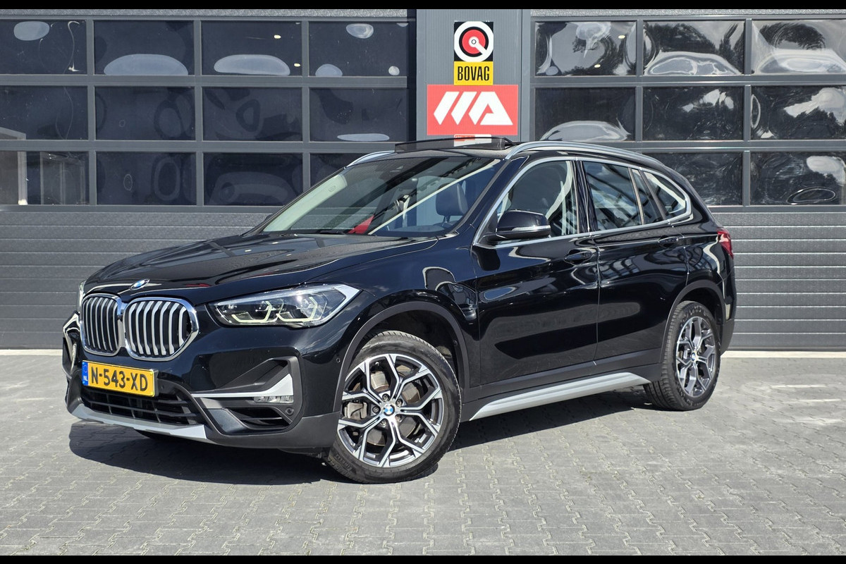 BMW X1 SDrive20i Business Edition Plus | PANO | LEDER | TREKHAAK | NAP | 1E EIGENAAR