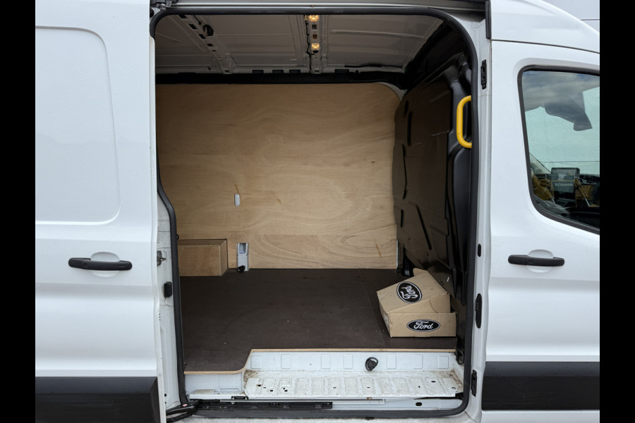 Ford E-Transit 68kWh 184PK L2H2 317km WLTP 97,3% (SOH) BEV Snelladen 360 Camera Cruise control Climate control Carplay Navigatie Laadkabel Parkeersensoren
