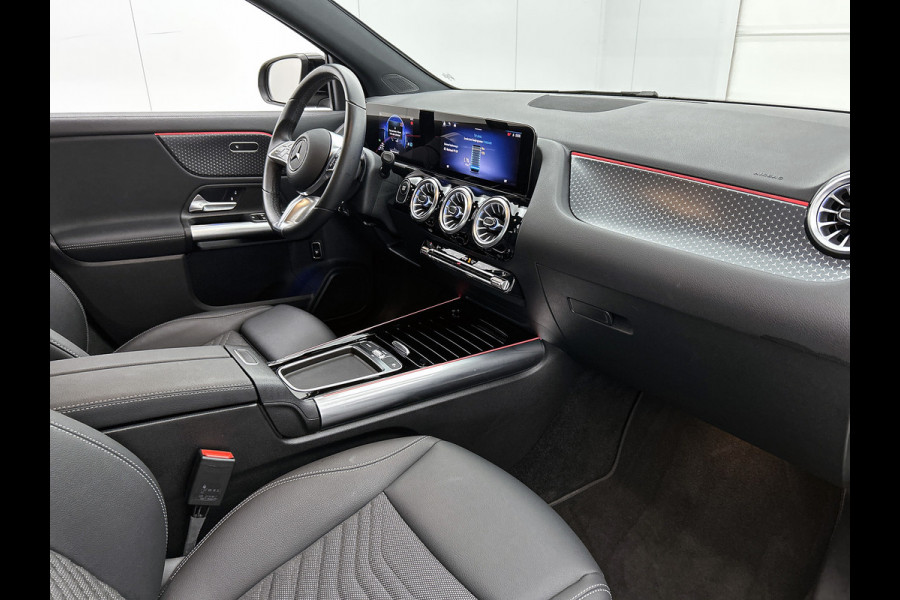 Mercedes-Benz EQA 250+ Essential Line 71 kWh | Achteruitrijcamera | Sfeerverlichting | Stoelverwarming | Navigatie | Chroompakket | Smartphone integratie| Inclusief 24 maanden Mercedes-Benz Certified garantie voor Europa.
