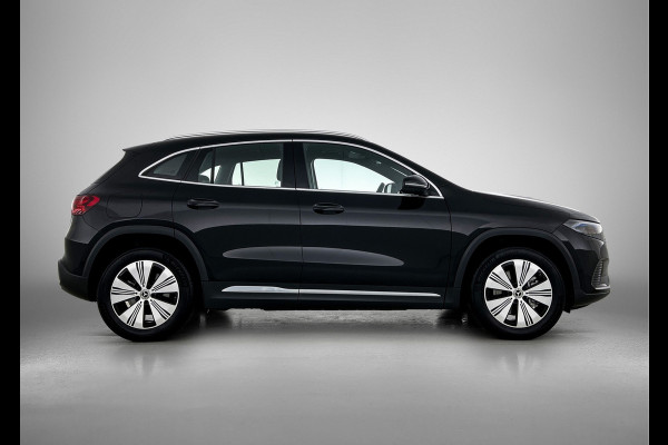 Mercedes-Benz EQA 250+ Essential Line 71 kWh | Achteruitrijcamera | Sfeerverlichting | Stoelverwarming | Navigatie | Chroompakket | Smartphone integratie| Inclusief 24 maanden Mercedes-Benz Certified garantie voor Europa.