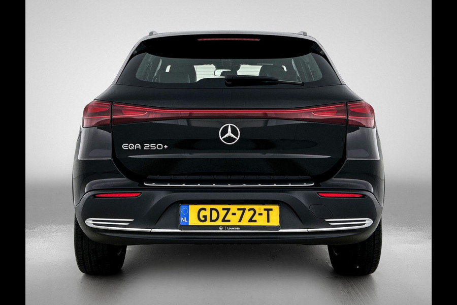 Mercedes-Benz EQA 250+ Essential Line 71 kWh | Achteruitrijcamera | Sfeerverlichting | Stoelverwarming | Navigatie | Chroompakket | Smartphone integratie| Inclusief 24 maanden Mercedes-Benz Certified garantie voor Europa.