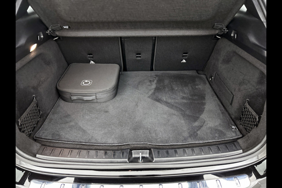 Mercedes-Benz EQA 250+ Essential Line 71 kWh | Achteruitrijcamera | Sfeerverlichting | Stoelverwarming | Navigatie | Chroompakket | Smartphone integratie| Inclusief 24 maanden Mercedes-Benz Certified garantie voor Europa.