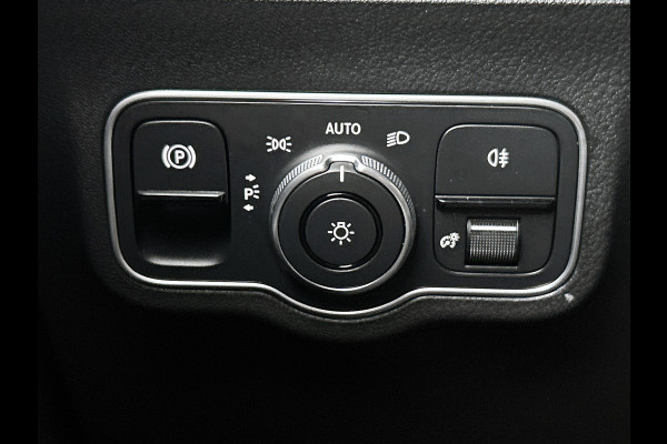 Mercedes-Benz EQA 250+ Essential Line 71 kWh | Achteruitrijcamera | Sfeerverlichting | Stoelverwarming | Navigatie | Chroompakket | Smartphone integratie| Inclusief 24 maanden Mercedes-Benz Certified garantie voor Europa.