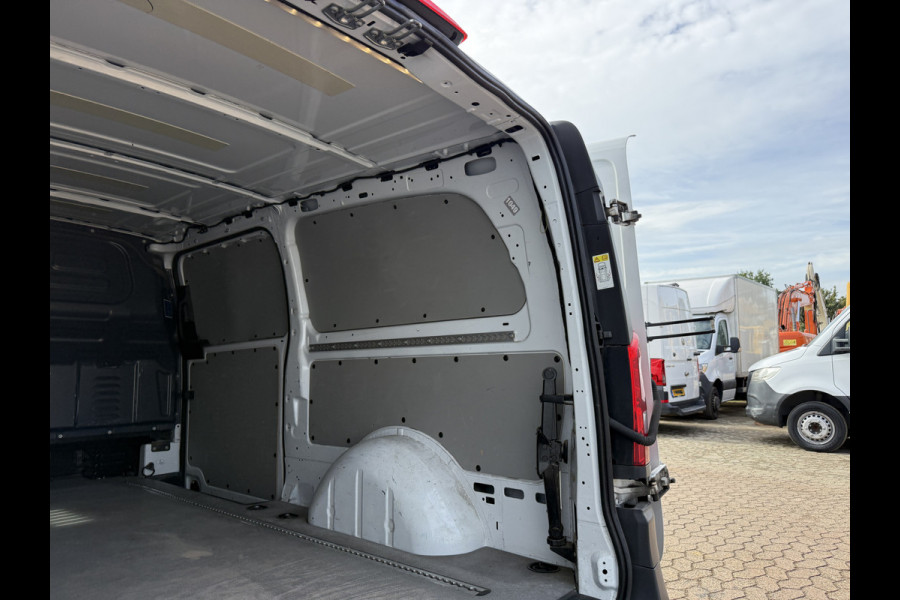 Mercedes-Benz Vito 116 1.9 CDI Automaat L3 XL Climate Control Cruise Control Camera Stoelverwarming Parkeersensoren voor achter