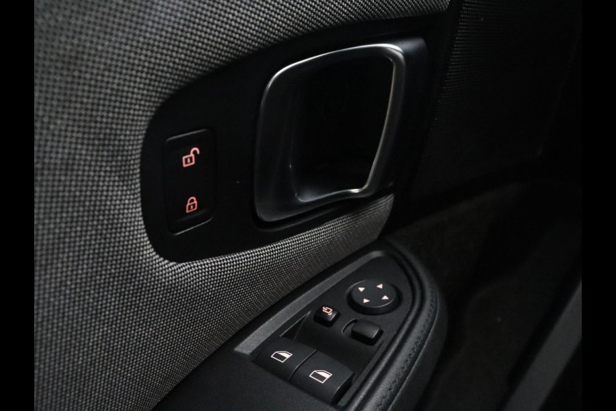 BMW i3 Basis 120Ah 42 kWh | SOH 85 % | Navigatie | LED | Harman Kardon | Stoelverwaming |