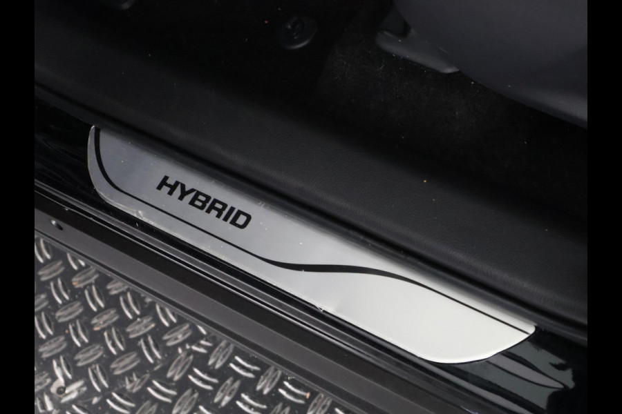 Toyota RAV4 2.5 Hybrid Business Edition | Trekhaak | Apple Carplay & AndroidAUTO | Camera | Lichtmetalen velgen |