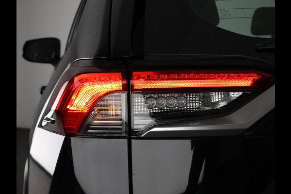 Toyota RAV4 2.5 Hybrid Business Edition | Trekhaak | Apple Carplay & AndroidAUTO | Camera | Lichtmetalen velgen |