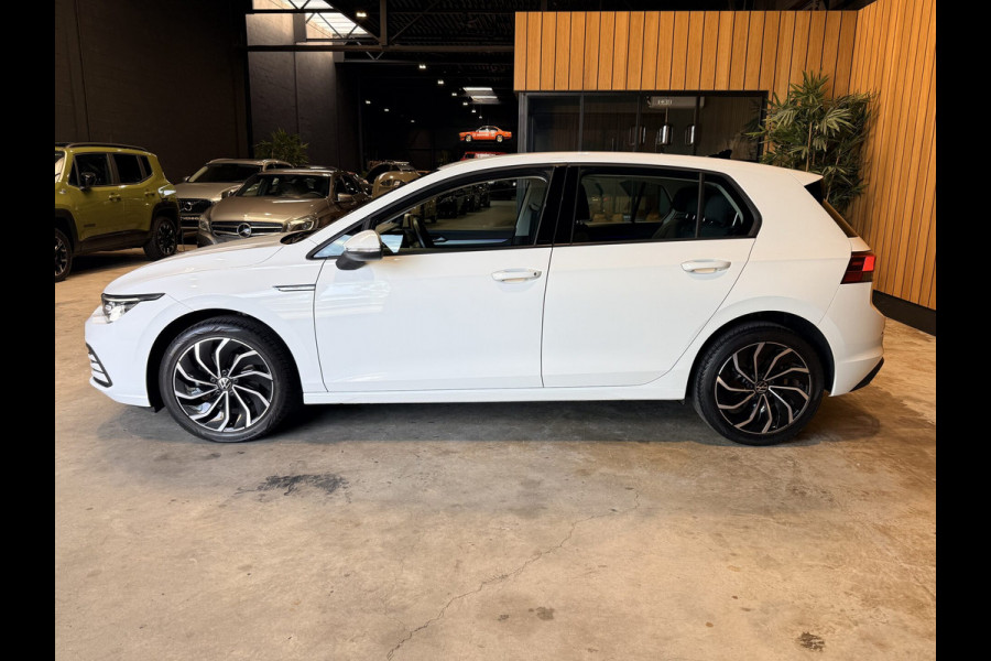 Volkswagen Golf 1.5 TSI Life Navi. Apple-carplay. PDC. Adaptive-cruise, 82500 KM met NAP