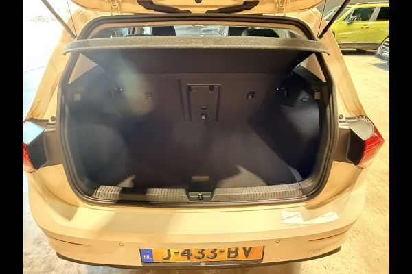 Volkswagen Golf 1.5 TSI Life Navi. Apple-carplay. PDC. Adaptive-cruise, 82500 KM met NAP