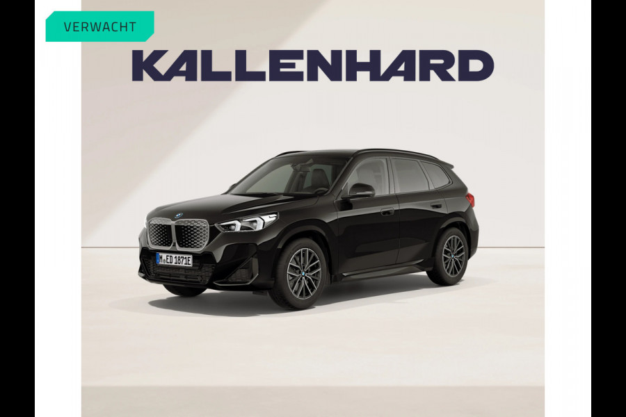BMW iX1 eDrive20 - M-Sport - Pano - Trekhaak - ACC - Memoryzetel