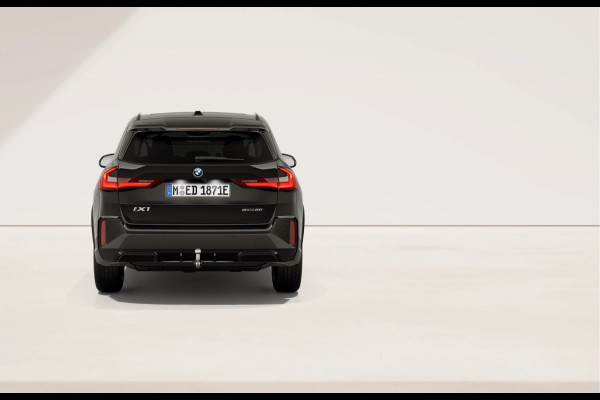 BMW iX1 eDrive20 - M-Sport - Pano - Trekhaak - ACC - Memoryzetel