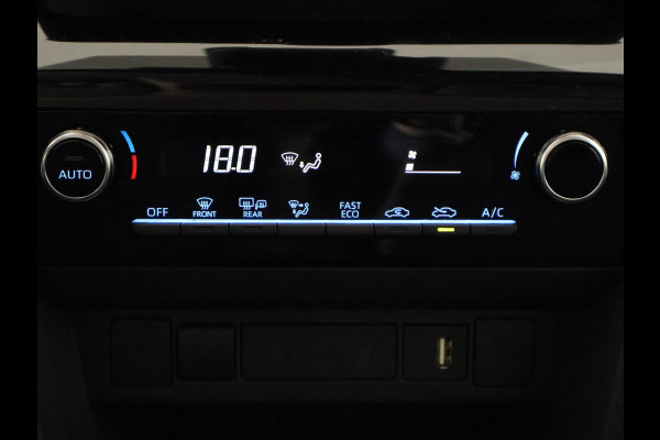 Toyota Yaris Cross 1.5 Hybrid Business Bi-Tone | Apple Carplay & AndroidAUTO | Camera | Privacy Glass | 1e eigenaar |