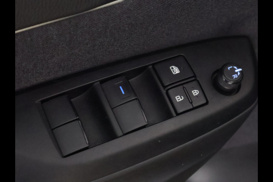 Toyota Yaris Cross 1.5 Hybrid Business Bi-Tone | Apple Carplay & AndroidAUTO | Camera | Privacy Glass | 1e eigenaar |