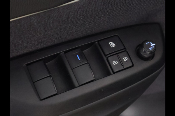 Toyota Yaris Cross 1.5 Hybrid Business Bi-Tone | Apple Carplay & AndroidAUTO | Camera | Privacy Glass | 1e eigenaar |