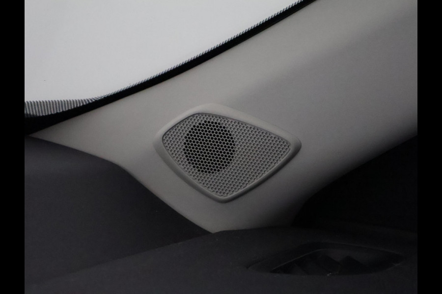 Toyota Yaris Cross 1.5 Hybrid Business Bi-Tone | Apple Carplay & AndroidAUTO | Camera | Privacy Glass | 1e eigenaar |