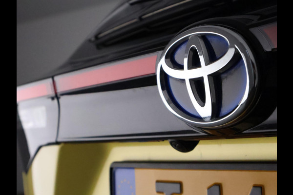 Toyota Yaris Cross 1.5 Hybrid Business Bi-Tone | Apple Carplay & AndroidAUTO | Camera | Privacy Glass | 1e eigenaar |