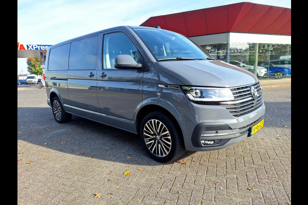 Volkswagen Transporter 2.0 TDI L2H1 30 DC Bulli Automaat | NL-Auto | Trekhaak | Blindspot | Park Assist | Airbag-Pack |