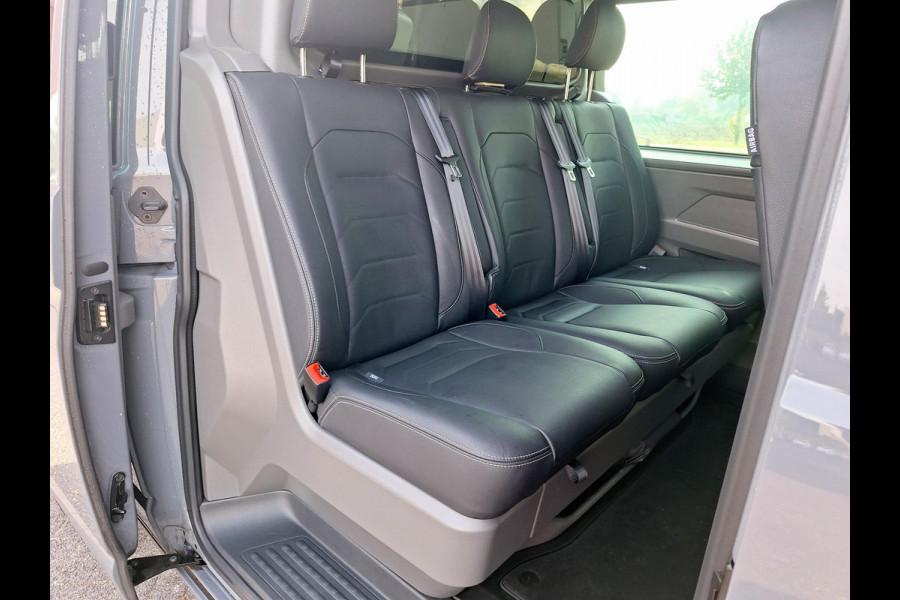 Volkswagen Transporter 2.0 TDI L2H1 30 DC Bulli Automaat | NL-Auto | Trekhaak | Blindspot | Park Assist | Airbag-Pack |