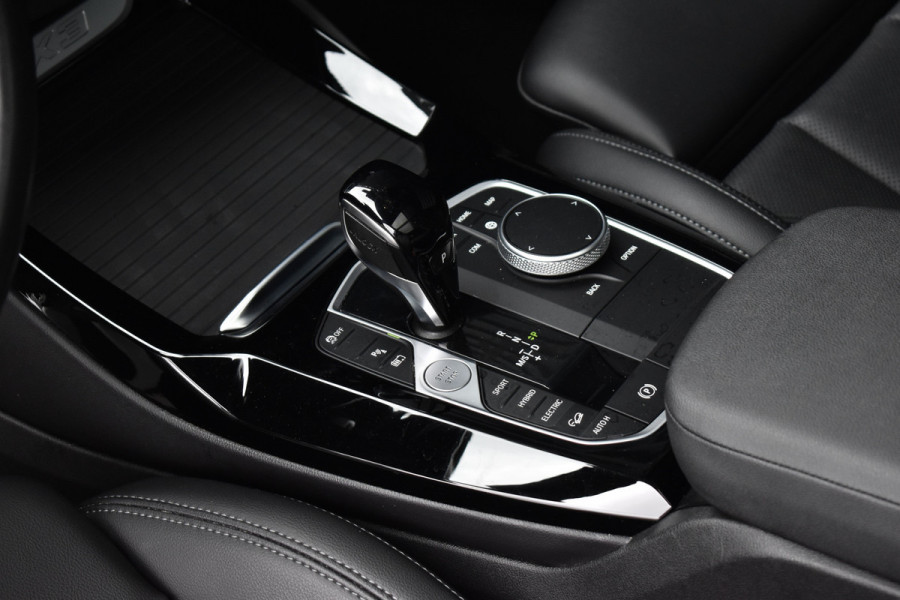 BMW X3 xDrive30e M Sport | Pano | 21'' Wielen | Camera | CarPlay | Head-Up | Stoelverwarming | Sfeerverlichting |