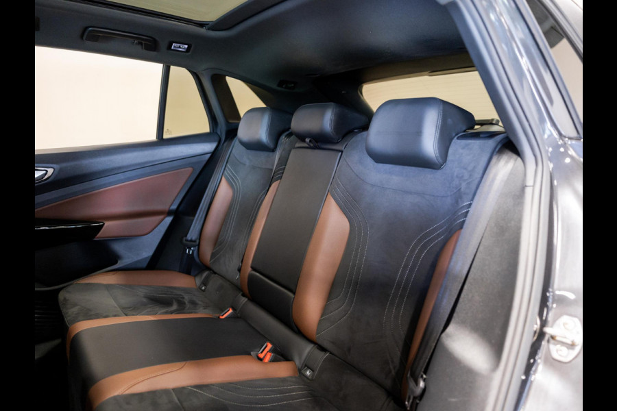 Volkswagen ID.4 Family 77 kWh / 204pk / Panorama dak / Trekhaak / Stoel en stuur verwarming /