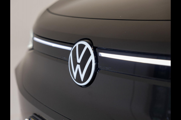 Volkswagen ID.4 Family 77 kWh / 204pk / Panorama dak / Trekhaak / Stoel en stuur verwarming /