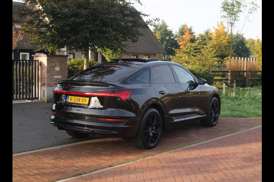 Audi e-tron Sportback 55 quattro S edition 95 kWh | Panoramadak | 360 Camera | Dubbele Laadpoort | Apple Carplay | ACC | NL-auto |